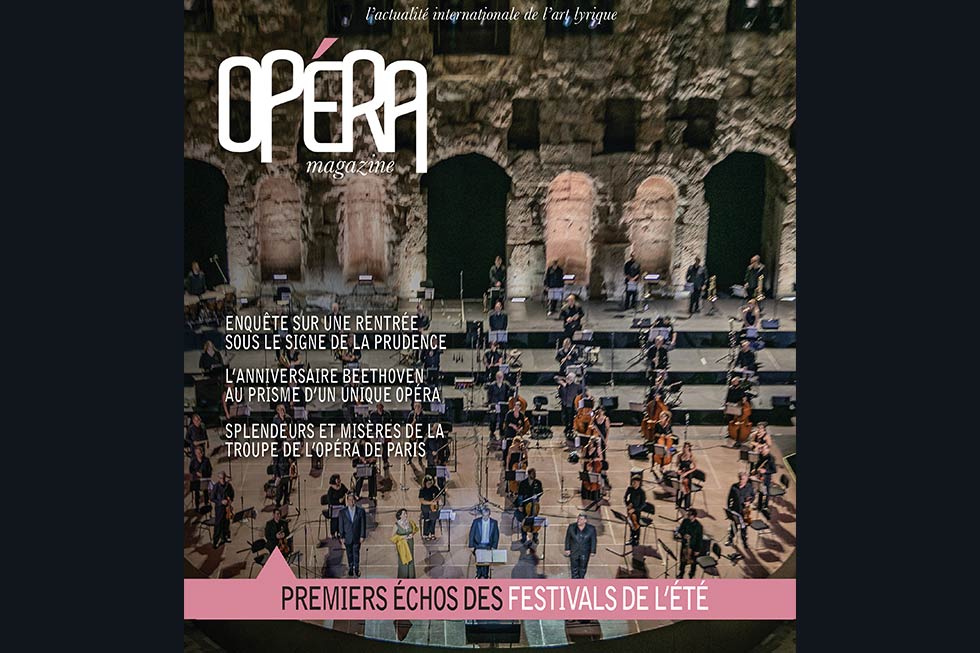 Το Γκαλά της Εθνικής Λυρικής Σκηνής στο εξώφυλλο του Opera Magazine