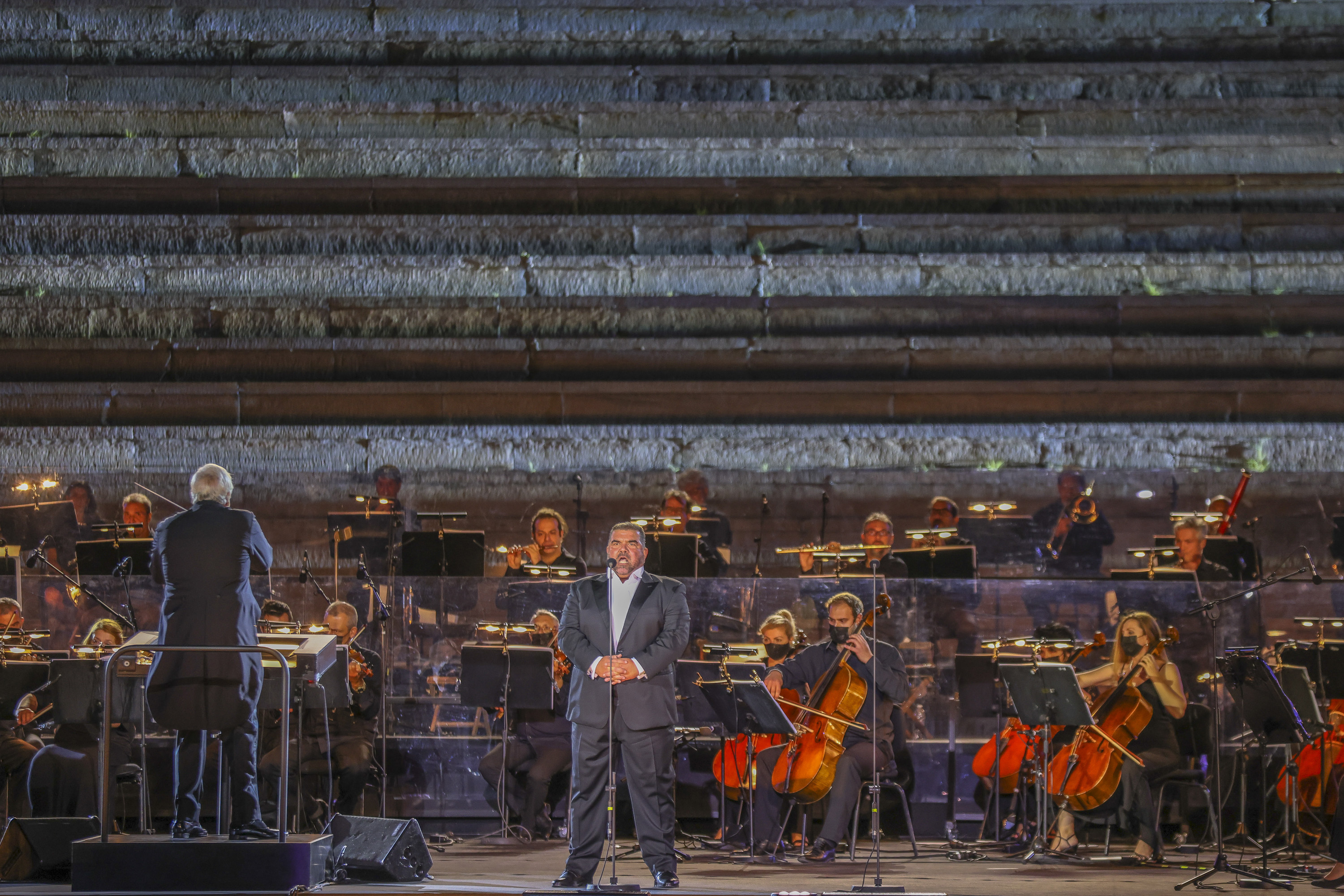 ELS All Star Verdi Gala - Dimitri Platanias Auguin GNO Orchestra 2631 - photo A. Simopoulos.jpg