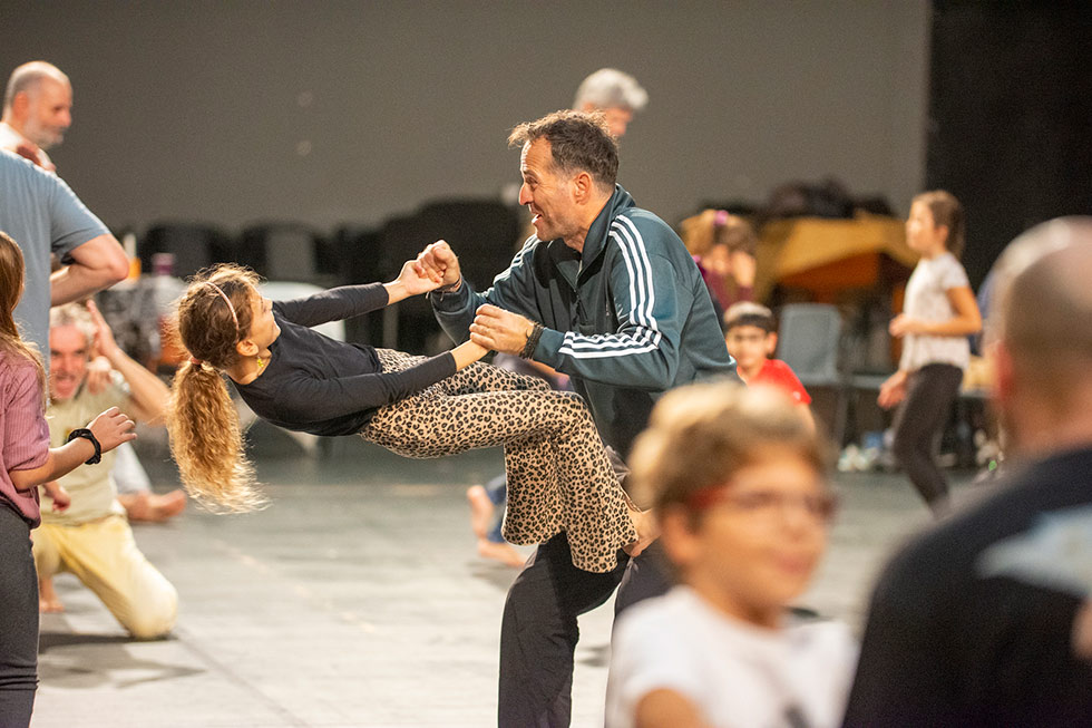 ELS baba xoreuoume.jpg