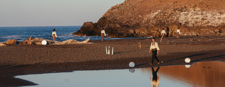 &Epsilon;&kappa;&alpha;&tau;&omicron;&nu;&tau;ά&delta;&epsilon;&sigmaf; &theta;&epsilon;&alpha;&tau;έ&sigmaf; &mu;&upsilon;ή&theta;&eta;&kappa;&alpha;&nu; &Sigma;&Tau;&Eta; &Gamma;&Eta; &Tau;&Omega;&Nu; &Kappa;&Rho;&Iota;&Nu;&Omega;&Nu; &sigma;&tau;&iota;&sigmaf; 12 &Iota;&omicron;&upsilon;&lambda;ί&omicron;&upsilon; &sigma;&tau;&eta;&nu; &Kappa;&rho;ύ&alpha; &Beta;&rho;ύ&sigma;&eta; &tau;&eta;&sigmaf; &Beta;. &Epsilon;ύ&beta;&omicron;&iota;&alpha;&sigmaf;