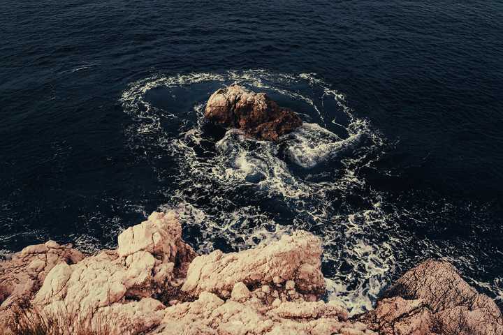 &Tau;&omicron; &Phi;&epsilon;&sigma;&tau;&iota;&beta;ά&lambda; &Phi;&iota;&lambda;ί&pi;&pi;&omega;&nu; &tau;&alpha;&xi;&iota;&delta;&epsilon;ύ&epsilon;&iota; &sigma;&tau;&eta;&nu; &Epsilon;&Lambda;&Sigma;