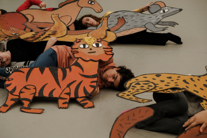 &Mu;&pi;&rho;ί&tau;&tau;&epsilon;&nu;, &Omicron; &kappa;&alpha;&tau;&alpha;&kappa;&lambda;&upsilon;&sigma;&mu;ό&sigmaf; &tau;&omicron;&upsilon; &Nu;ώ&epsilon;