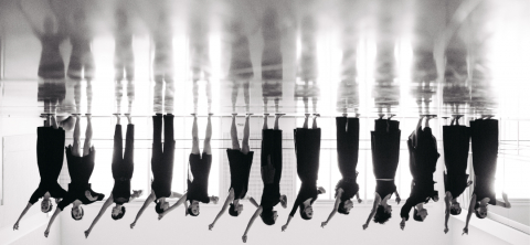 &Omicron; &Delta;&iota;&alpha;&pi;&omicron;&lambda;&iota;&tau;&iota;&sigma;&mu;&iota;&kappa;ό&sigmaf; &Chi;&omicron;&rho;ό&sigmaf; &tau;&omega;&nu; &Epsilon;&kappa;&pi;&alpha;&iota;&delta;&epsilon;&upsilon;&tau;&iota;&kappa;ώ&nu; &amp; &Kappa;&omicron;&iota;&nu;&omega;&nu;&iota;&kappa;ώ&nu; &Delta;&rho;ά&sigma;&epsilon;&omega;&nu; &Epsilon;&Lambda;&Sigma; &pi;&alpha;&rho;&omicron;&upsilon;&sigma;&iota;ά&zeta;&epsilon;&iota; &tau;&eta;&nu; &pi;&alpha;&rho;ά&sigma;&tau;&alpha;&sigma;&eta; &Mu;&Epsilon;&Sigma;&Eta;&Mu;&Beta;&Rho;&Iota;&Nu;&Epsilon;&Sigma;