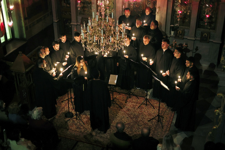 &Pi;ό&rho;&nu;&eta; &pi;&rho;&omicron;&sigma;ή&lambda;&theta;&epsilon; &Sigma;&omicron;&iota;