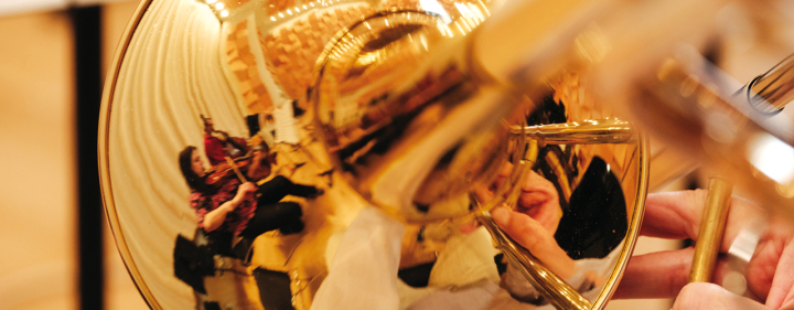 &Kappa;ύ&kappa;&lambda;&omicron;&sigmaf; &sigma;&upsilon;&nu;&alpha;&upsilon;&lambda;&iota;ώ&nu; &sigma;ύ&gamma;&chi;&rho;&omicron;&nu;&eta;&sigmaf; &mu;&omicron;&upsilon;&sigma;&iota;&kappa;ή&sigmaf; &sigma;&tau;&eta;&nu; &Epsilon;&nu;&alpha;&lambda;&lambda;&alpha;&kappa;&tau;&iota;&kappa;ή &Sigma;&kappa;&eta;&nu;ή &Epsilon;&Lambda;&Sigma;