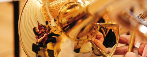 &Kappa;ύ&kappa;&lambda;&omicron;&sigmaf; &sigma;&upsilon;&nu;&alpha;&upsilon;&lambda;&iota;ώ&nu; &sigma;ύ&gamma;&chi;&rho;&omicron;&nu;&eta;&sigmaf; &mu;&omicron;&upsilon;&sigma;&iota;&kappa;ή&sigmaf; &sigma;&tau;&eta;&nu; &Epsilon;&nu;&alpha;&lambda;&lambda;&alpha;&kappa;&tau;&iota;&kappa;ή &Sigma;&kappa;&eta;&nu;ή &Epsilon;&Lambda;&Sigma;