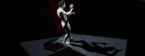 &laquo;&Eta; &mu;&omicron;&upsilon;&sigma;&iota;&kappa;ή &delta;&iota;ά&sigma;&tau;&alpha;&sigma;&eta; &sigma;&tau;&omicron; έ&rho;&gamma;&omicron; &tau;&omicron;&upsilon; &Sigma;ά&mu;&iota;&omicron;&upsilon;&epsilon;&lambda; &Mu;&pi;έ&kappa;&epsilon;&tau;&raquo; &sigma;&tau;&eta;&nu; &Epsilon;&nu;&alpha;&lambda;&lambda;&alpha;&kappa;&tau;&iota;&kappa;ή &Sigma;&kappa;&eta;&nu;ή &Epsilon;&Lambda;&Sigma;