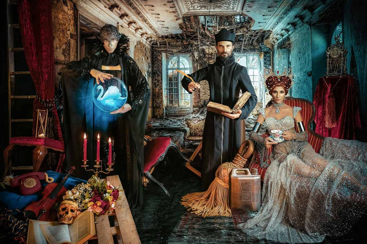 &Eta; &lambda;ί&mu;&nu;&eta; &tau;&omega;&nu; &kappa;ύ&kappa;&nu;&omega;&nu;