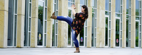 &Pi;&rho;ό&sigma;&kappa;&lambda;&eta;&sigma;&eta; &sigma;&upsilon;&mu;&mu;&epsilon;&tau;&omicron;&chi;ή&sigmaf; &sigma;&tau;&omicron; &epsilon;&rho;&gamma;&alpha;&sigma;&tau;ή&rho;&iota;&omicron; body music &laquo;&Omicron;&iota; &mu;&iota;&kappa;&rho;&omicron;ί Body Musicians&raquo;