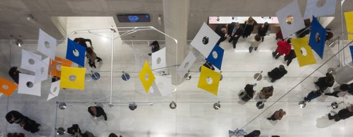 &Epsilon;&xi;&alpha;&nu;&tau;&lambda;ή&theta;&eta;&kappa;&alpha;&nu; &omicron;&iota; 300 &delta;&omega;&rho;&epsilon;ά&nu; &theta;έ&sigma;&epsilon;&iota;&sigmaf; &gamma;&iota;&alpha; &alpha;&nu;έ&rho;&gamma;&omicron;&upsilon;&sigmaf; &sigma;&tau;&eta; &gamma;&epsilon;&nu;&iota;&kappa;ή &delta;&omicron;&kappa;&iota;&mu;ή &tau;&eta;&sigmaf; &Lambda;&omicron;&upsilon;&tau;&sigma;ί&alpha; &nu;&tau;&iota; &Lambda;&alpha;&mu;&mu;&epsilon;&rho;&mu;&omicron;ύ&rho;